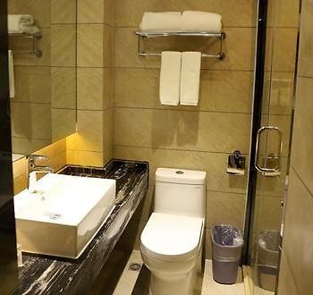 Xingbo Express Hotel Guilin Car Station Branch Buitenkant foto